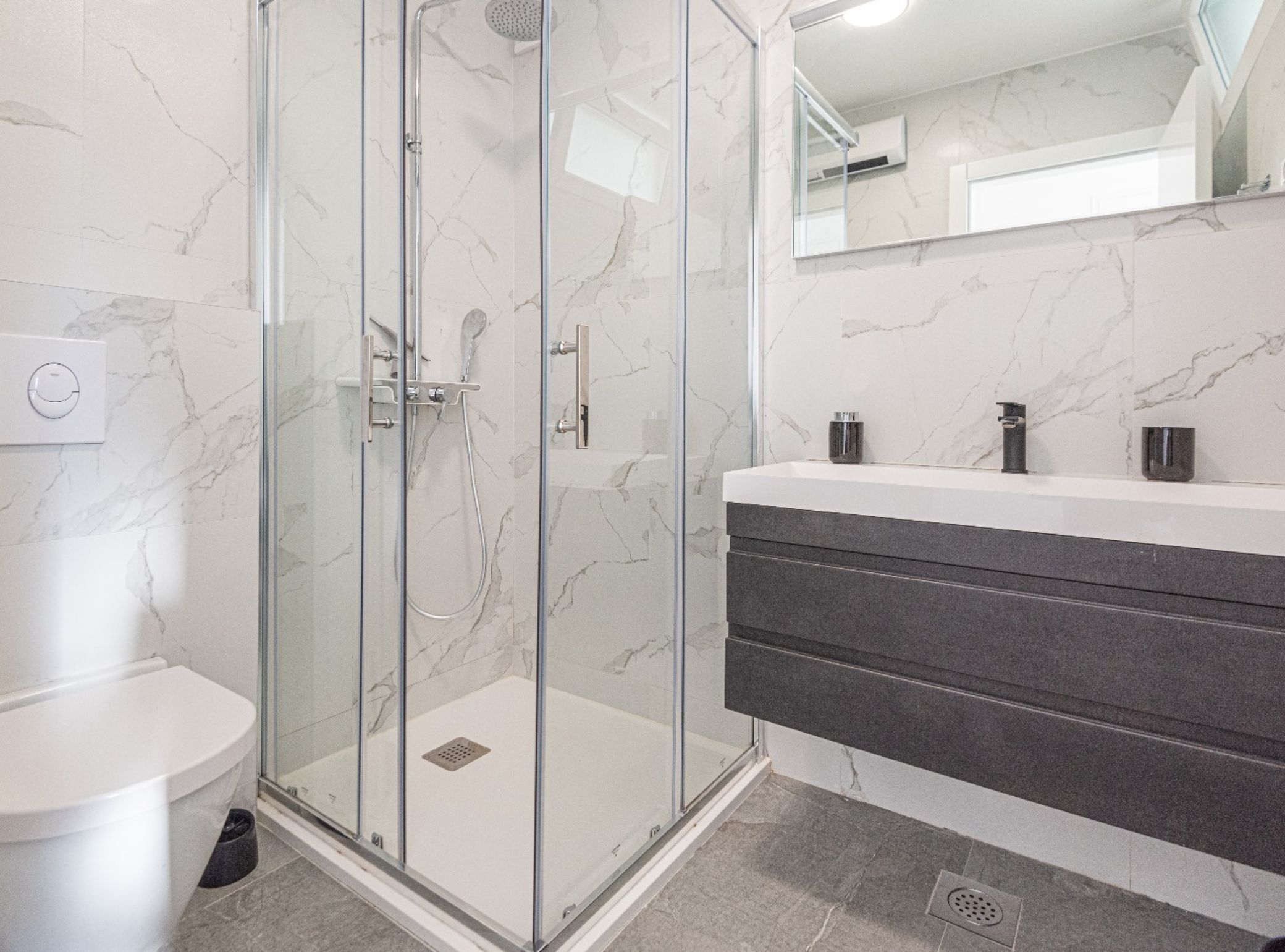House (Three Bedroom Holiday Home) | Bathroom | Towels