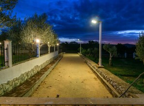 Villa (Vila Ive winter spa Podumci) | Exterior
