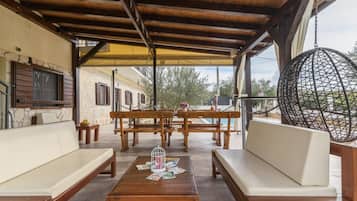 Villa (Vila Ive winter spa Podumci) | Terrace/patio