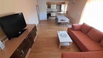 House (Four Bedroom Villa Anita with Terrace) | Living room | 32-inch flat-screen TV with cable channels