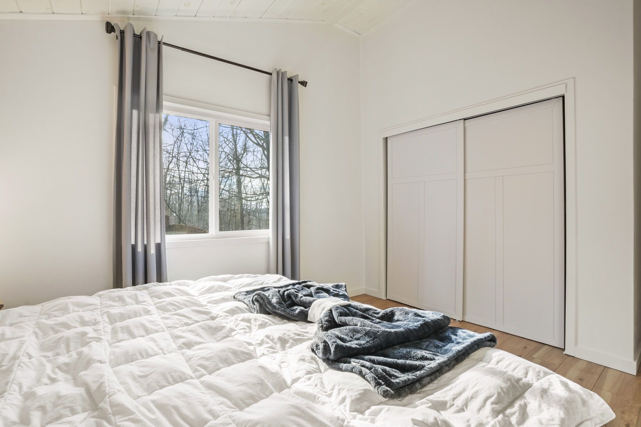 3 chambres, fer et planche à repasser, Wi-Fi gratuit, draps fournis
