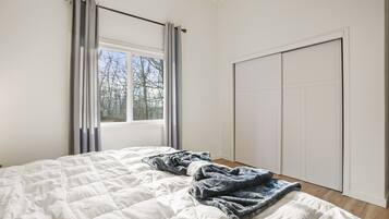 3 chambres, fer et planche à repasser, Wi-Fi gratuit, draps fournis