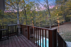 Outdoor spa tub - The Haven @ Hocking | Luxury Retreat, Hot Tub (Rockbridge)