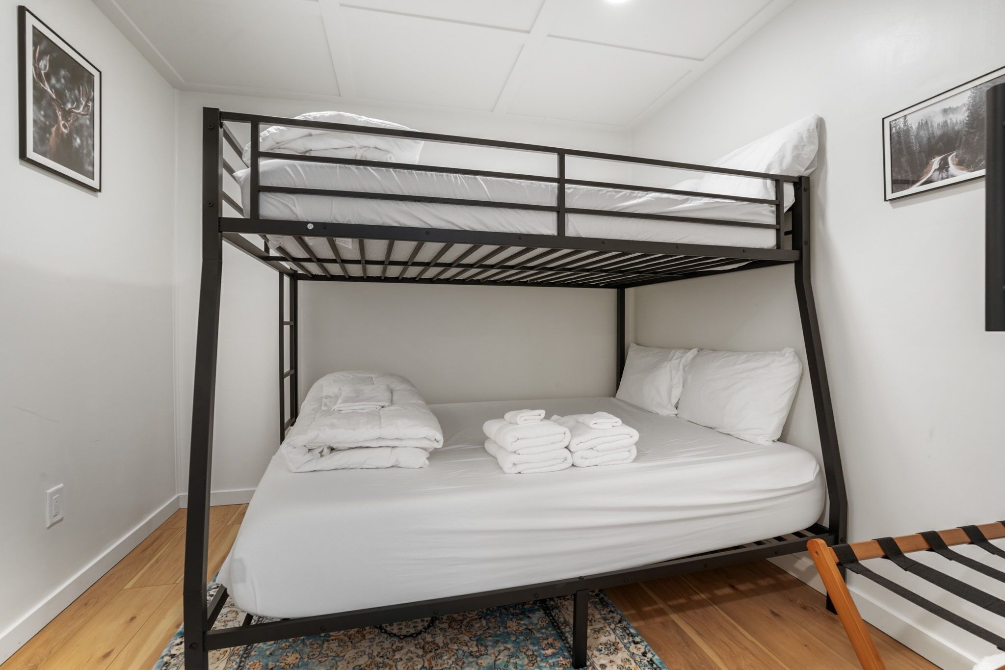 3 bedrooms, iron/ironing board, WiFi (free), bed sheets