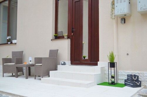 Mid Ultra Central Residence Oradea - self check in & out