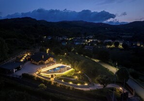 Exterior - Private villa with pool, hot tub and garden in the Tuscan countryside (Castel Focognano)