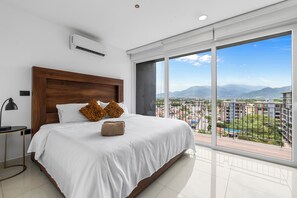 1 bedroom, desk, travel crib, free WiFi