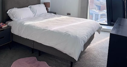 City Centre - 2-bed High Rise Apartment - Sleeps 4