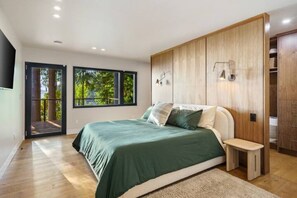 4 Schlafzimmer, Schreibtisch, Bügeleisen/Bügelbrett, WLAN