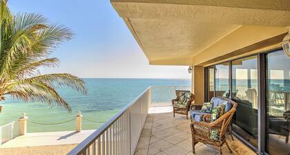 Luxuriously Remodeled & Expansive Wraparound Ocean Views