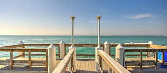 Recently Refreshed, Light & Bright Top Floor Oceanfront Condo