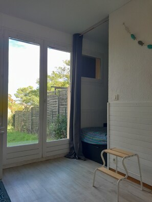 1 Schlafzimmer, Bügeleisen/Bügelbrett