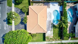 Exterior - Oasis Pool Home less than 10 minutes from Beach (Pompano Beach)