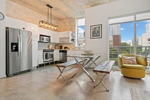 Apartment | 2 bedrooms - Stylish City Loft Downtown Steps to Bayfront Park (Miami)