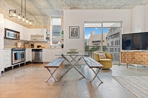 Apartment | 2 bedrooms - Stylish City Loft Downtown Steps to Bayfront Park (Miami)
