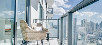 Miami Paraiso Modern Rooftop Pool Walk to Midtown