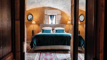 5 habitaciones, tabla de planchar con plancha, wifi y ropa de cama