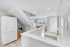 Interior - FULLY RENOVATED apt w/water views and deck near beach& marina (Marshfield)