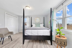3 bedrooms, iron/ironing board, travel crib, WiFi