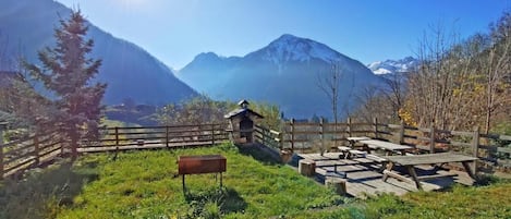 屋外ダイニングエリア