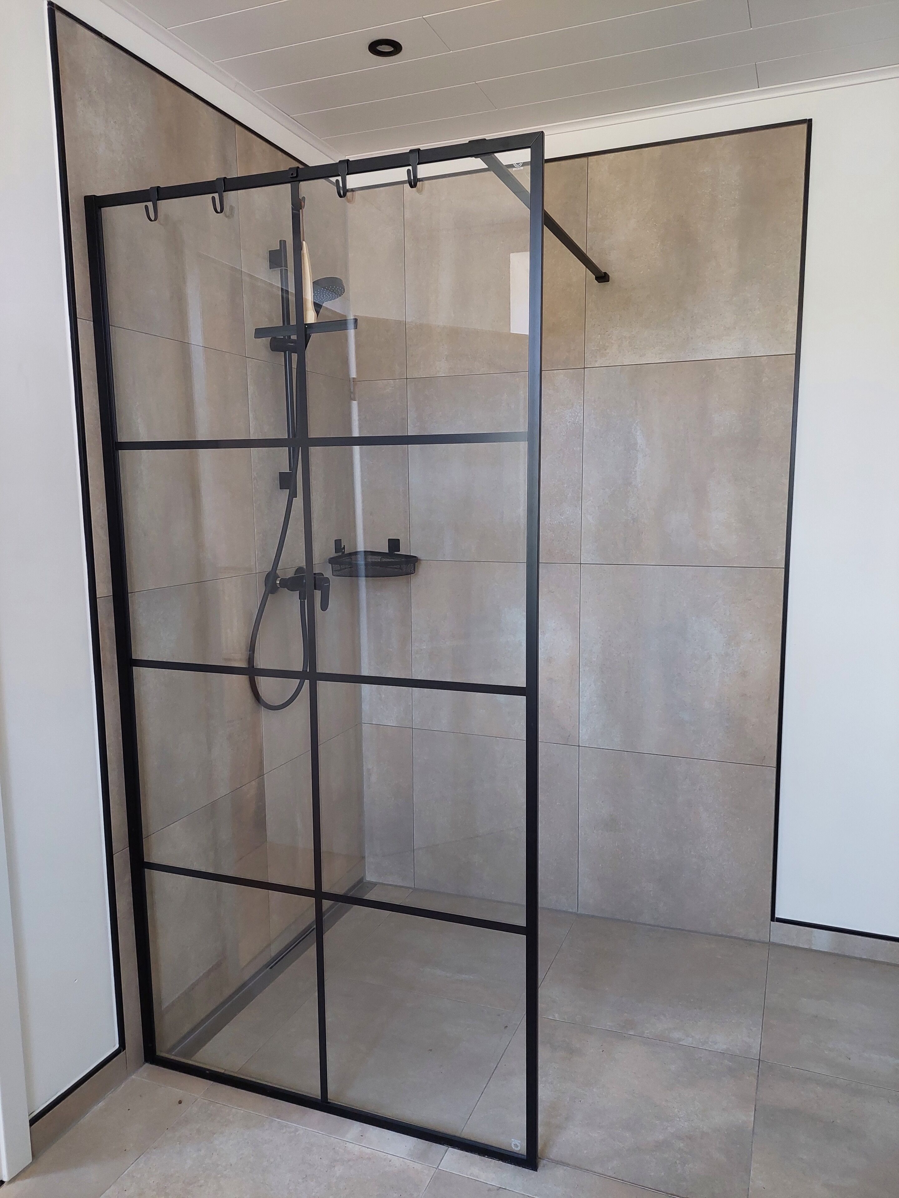 Dusche, Handtücher, Seife, Toilettenpapier