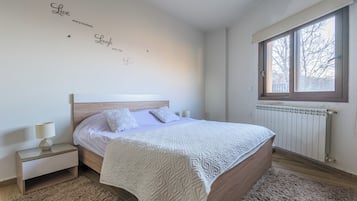 2 chambres, fer et planche Ă repasser, Wi-Fi gratuit, draps fournis