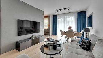 Klassiek appartement, uitzicht op tuin | 1 slaapkamer, een strijkplank/strijkijzer, gratis wifi