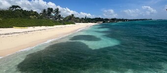 PROSPECT OASIS: Nestled on the pristine waters of the Cayman Islands