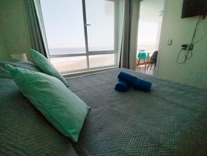 2 bedrooms, iron/ironing board, internet, bed sheets - Smart Host Rentals- Your home by the sea (La Serena)