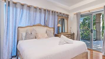 Apartment, 2 Bedrooms (NAL015) | 2 bedrooms, individually decorated, individually furnished, free WiFi