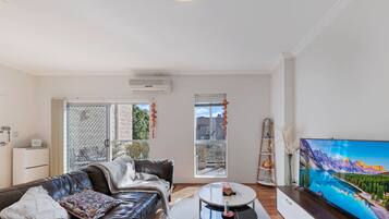 Apartment, 2 Bedrooms (NAL015) | Living area | Flat-screen TV