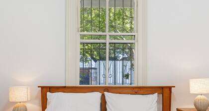 Kozyguru | Ashfield | Cozy 4 Bedroom House