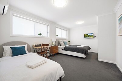 Kozyguru | Austral | Convenient 4 X Ensuite House