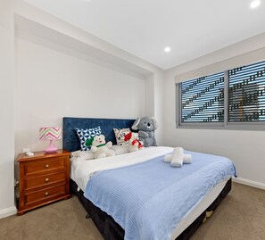 3 habitaciones, decoración personalizada y muebles diferentes 
