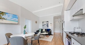 Appartement, 1 slaapkamer (NCH084) | Woonruimte | Flatscreentelevisie