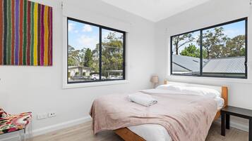 House, 5 Bedrooms (NGL006) | 5 bedrooms, individually decorated, individually furnished, free WiFi