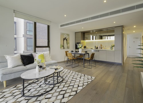 Kozyguru | Haymarket Prime Location Charming 2 Bed