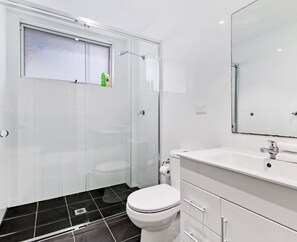 Basic-Apartment, 1 Schlafzimmer (NHP008) | Badezimmer | Dusche