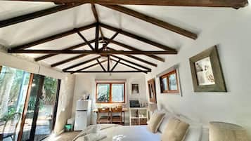 Comfort Studio (NMA006) | Individually decorated, individually furnished, free WiFi