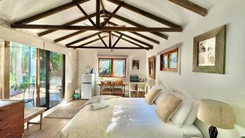 Comfort Studio (NMA006) | Individually decorated, individually furnished, free WiFi