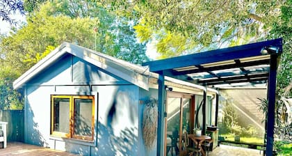Kozyguru | Marrickville| Lovely Granny Flat Studio