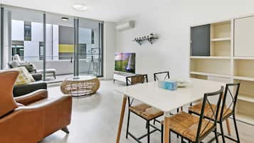 Family Apartment, 2 Bedrooms (NMA629) | In-room dining