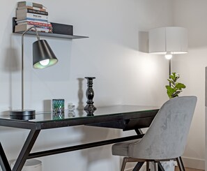Apartment, 2 Bedrooms (NPA005) | Living area