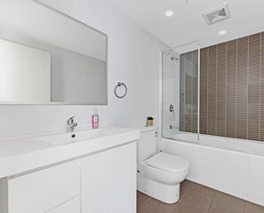 Apartamento de diseño, 2 habitaciones (NPA008) | Baño