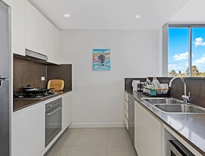 Apartment, 2 Bedrooms (NPA008) | Private kitchen | Microwave, oven, stovetop, cookware/dishes/utensils