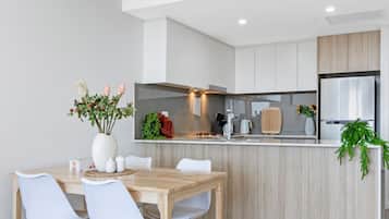 Classic Apartment, 2 Bedrooms (NPA011-3101) | Private kitchen | Microwave, oven, stovetop, cookware/dishes/utensils