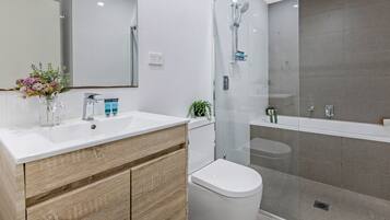 Classic Apartment, 2 Bedrooms (NPA011-3101) | Bathroom | Shower, hair dryer, towels, toilet paper