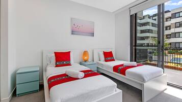 Classic Apartment, 2 Bedrooms (NPE081) | 2 bedrooms, individually decorated, individually furnished, free WiFi