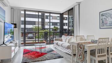 Classic Apartment, 2 Bedrooms (NPE081) | Living area