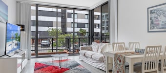 Kozyguru | Penrith | 2 Bed 2 Bath Apt Free Parking